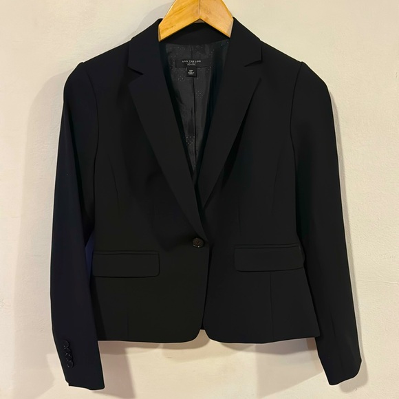 Anne Taylor classic black blazer, size 0P (XS) - Picture 2 of 7